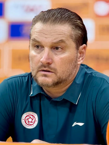 HLV Popov gây bão: 