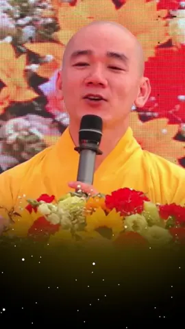 Nhẫn một chút sóng yên gió lặng. Lùi một bước biển rộng trời cao. Hãy luôn mỉm cười, khi đó cuộc sống của bạn sẽ bớt đi mệt mỏi và căng thẳng.#tamlinh #cuocsong #phatphapnhiemmau #thichtamnguyen 