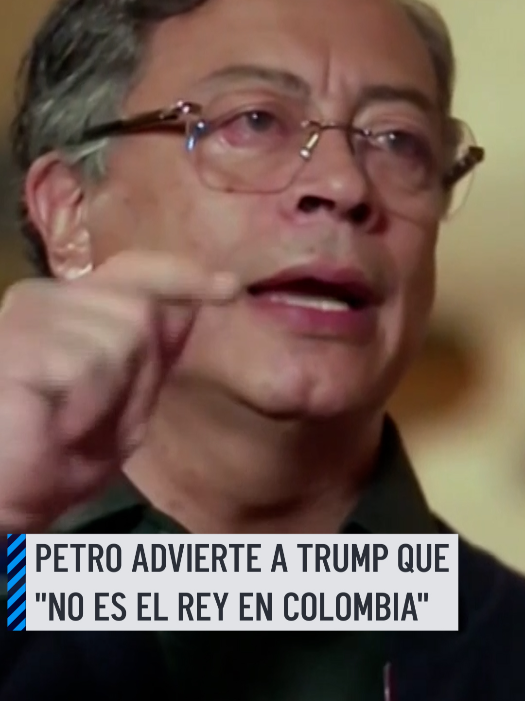El presidente colombiano, Gustavo Petro, advirtió a Donald Trump que “no es el rey en Colombia” y que su gobierno no hará concesiones, en medio de la escalada diplomática entre ambos países por la lucha antidrogas. Petro hizo estas declaraciones después de que Trump lo llamara “narcotraficante”, anunciara el fin de la ayuda financiera a Colombia y le advirtiera que debía “cerrar” las operaciones de narcotráfico “o Estados Unidos se las cerrará“. #trump #petro #gustavopetro #colombia