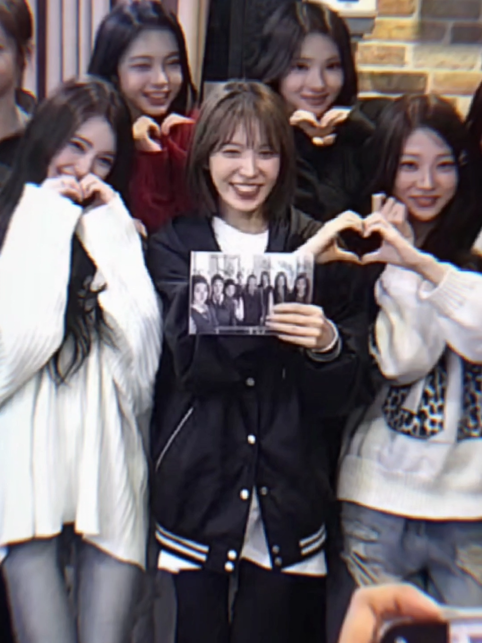 Wendy sunbaenim belum siap dapat serangan balasan 🤣 #Hearts2Hearts #하츠투하츠 #H2H #S2U @Hearts2Hearts 
