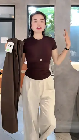 Quần Dáng Baggy Thụng Ống Rộng Chất Kaki Mềm Mặc Tôn Dáng Thoải Mái Đi Học Đi Làm#quanbaggy #quanbaggynu #thoitrangnu #xuhuong 