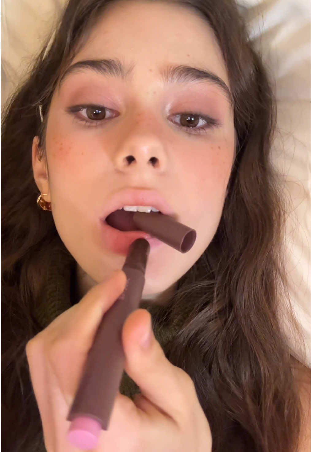 Loveee this shade💕The formula is buttery smooth🤩@JOOCYEE US JOOCYEE Velevt Rouge#joocyee #BeautyTok #lipstickhack #mattelipstick #lipsticktutorial 