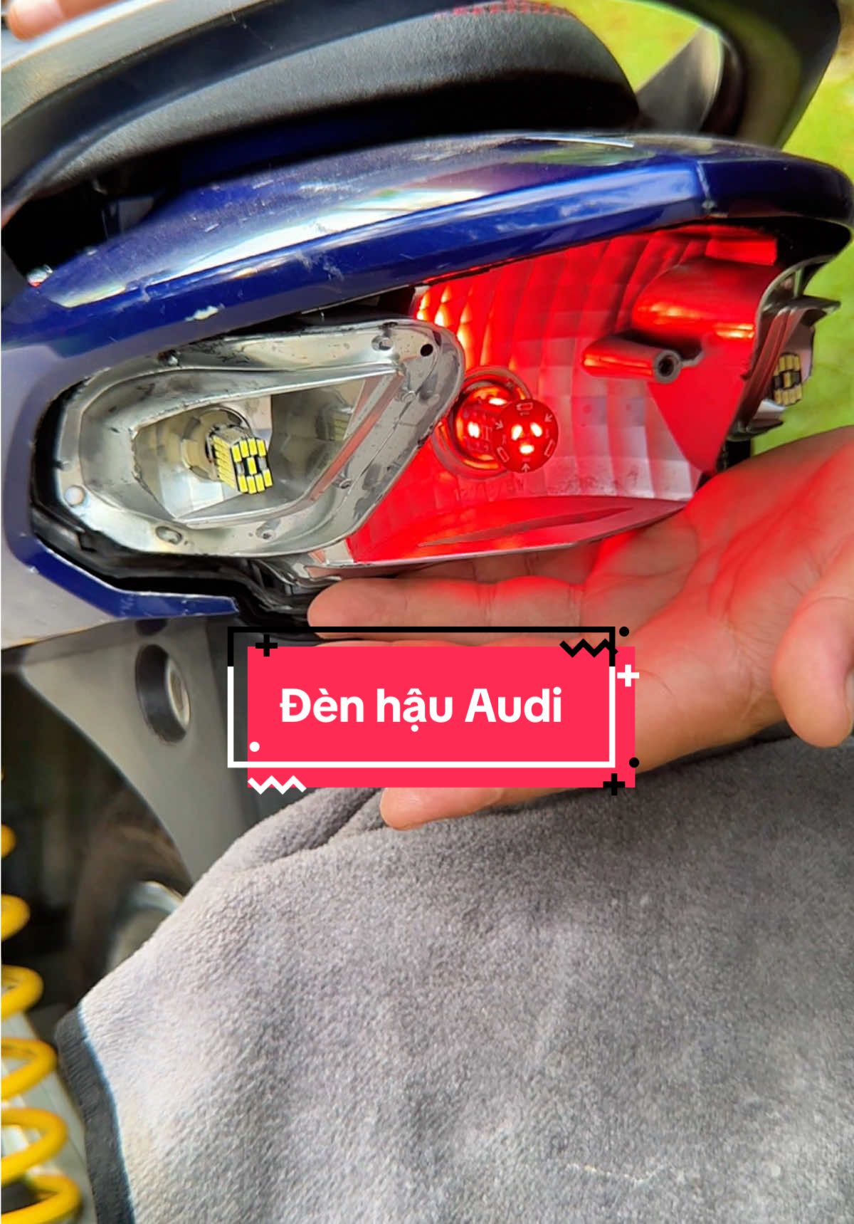 Đèn hậu Audi lắp cho xe máy nháy stop F1 khi nhấn phanh ##denhau##denhauxemay##denhauaudi##bonghau##bonghauxemay  