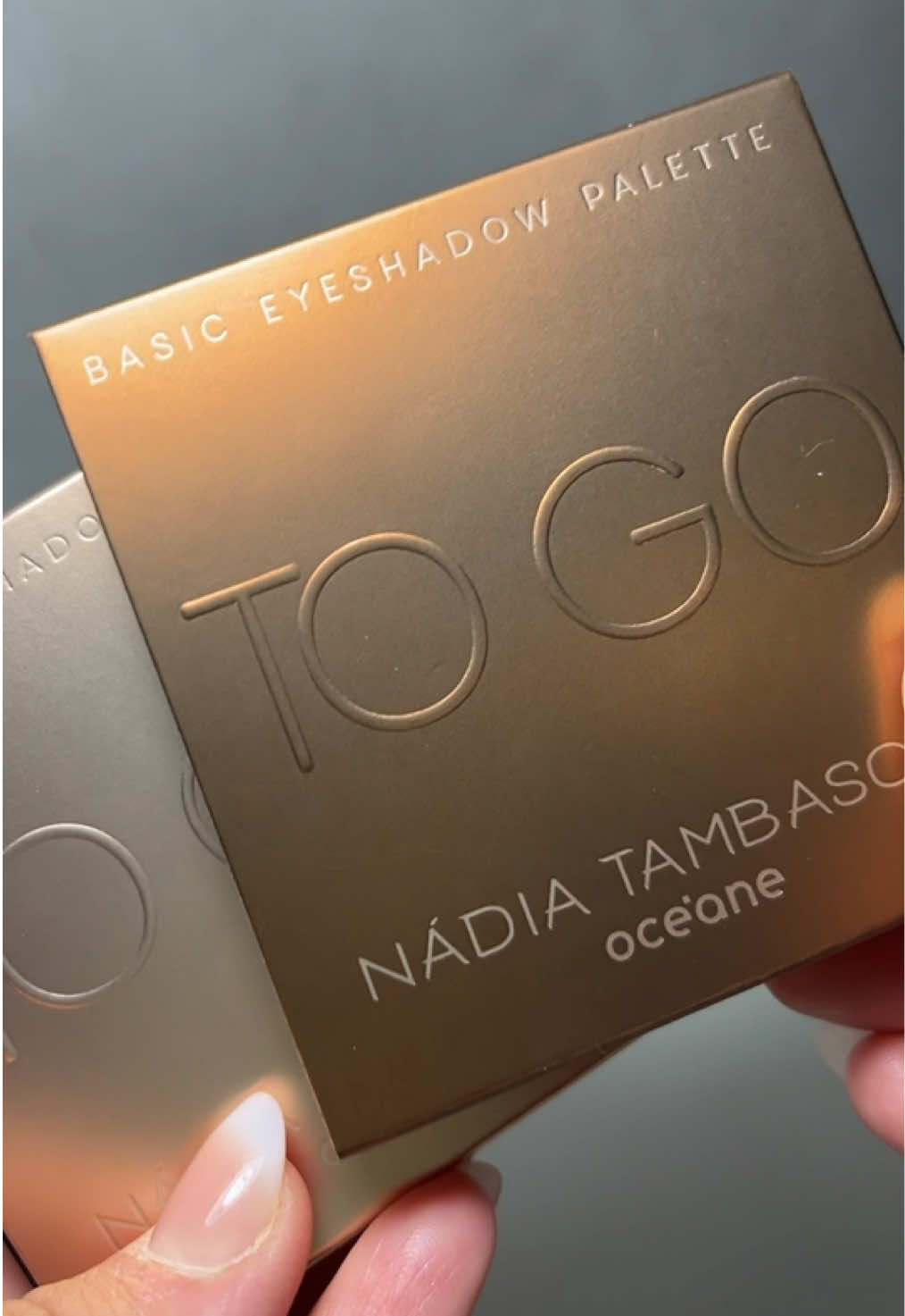 Swatches de duas paletas da @Océane Brasil by Nádia Tambasco 🎨💄 Lindas demais, mas a Nude é a minha favorita! 😍✨ #fyp #foryou #palette #make #oceane 