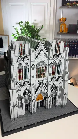 À votre avis on va faire tomber combien de pièces dans le trou ? 😂 #lego #afol #moc 