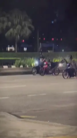 #CapCut tak berani claim redup sebab takut para bintang yang lagi bersinar tanya pernah menyala ke ?🙂‍↔️