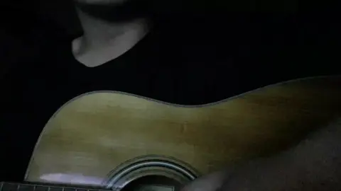 nay làm tí rock bằng guitar =))) Gió - Những đứa trẻ #music #guitartok #nhungduatre 