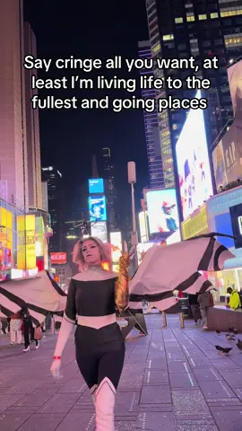 Apparently a trend with group 7. Not sure what that is but ok. But I’ll put my own captions for this. Because why not  #hazbinhotel #lutecosplay #lute #cosplay #gravity 