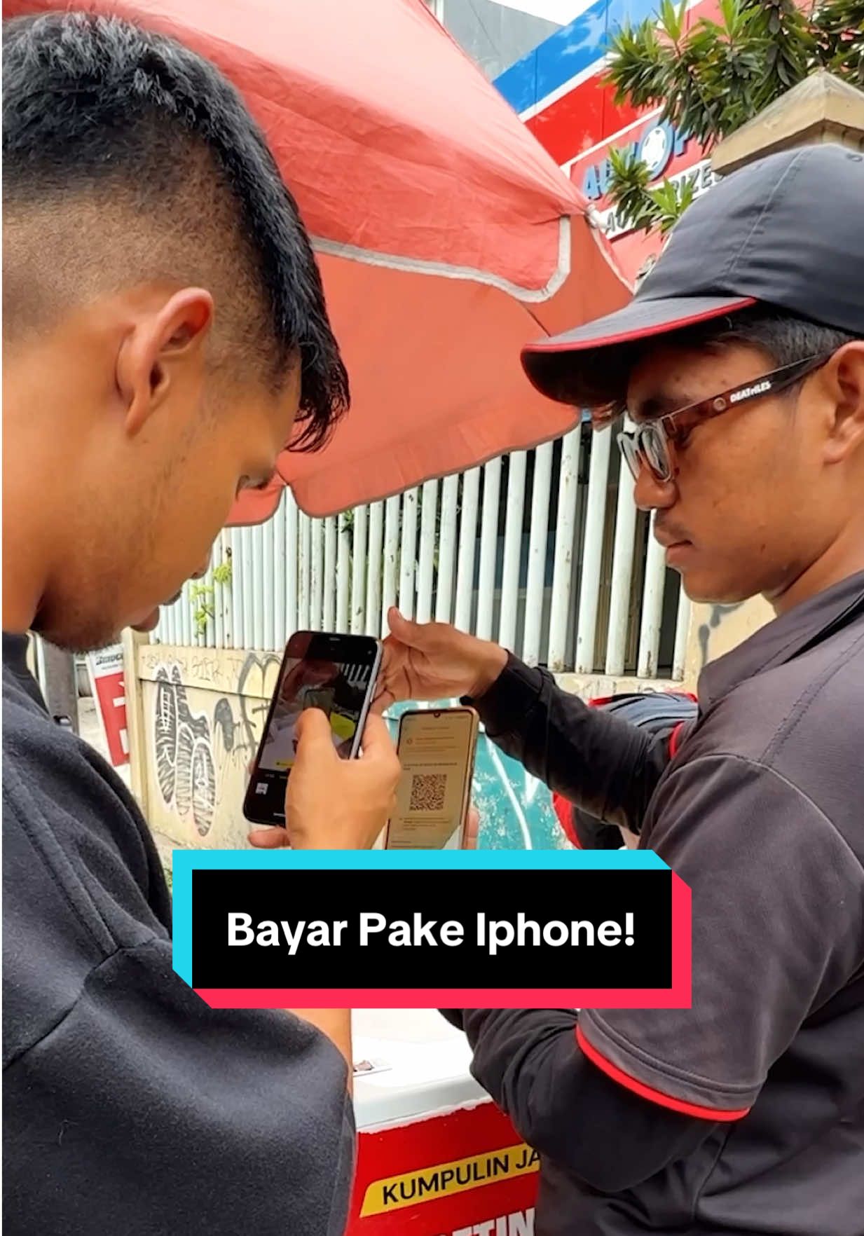 Sori mas suka error kalau mau bayar 😁 T-Shirt by : @No Void Minds 