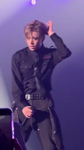 HE’S SO FLIRTY😩💗 #heeseung #enhypen #엔하이픈 #fyp #sectork 