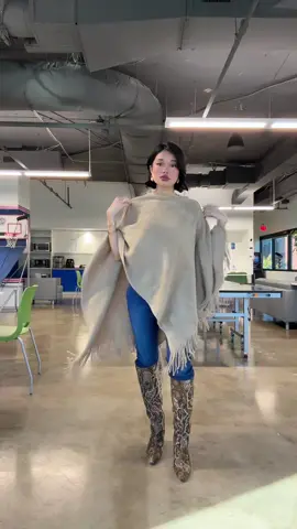 The most perfect fall boots 😍 #OOTD #officefits #fyp #fallfashion #foryoupage 