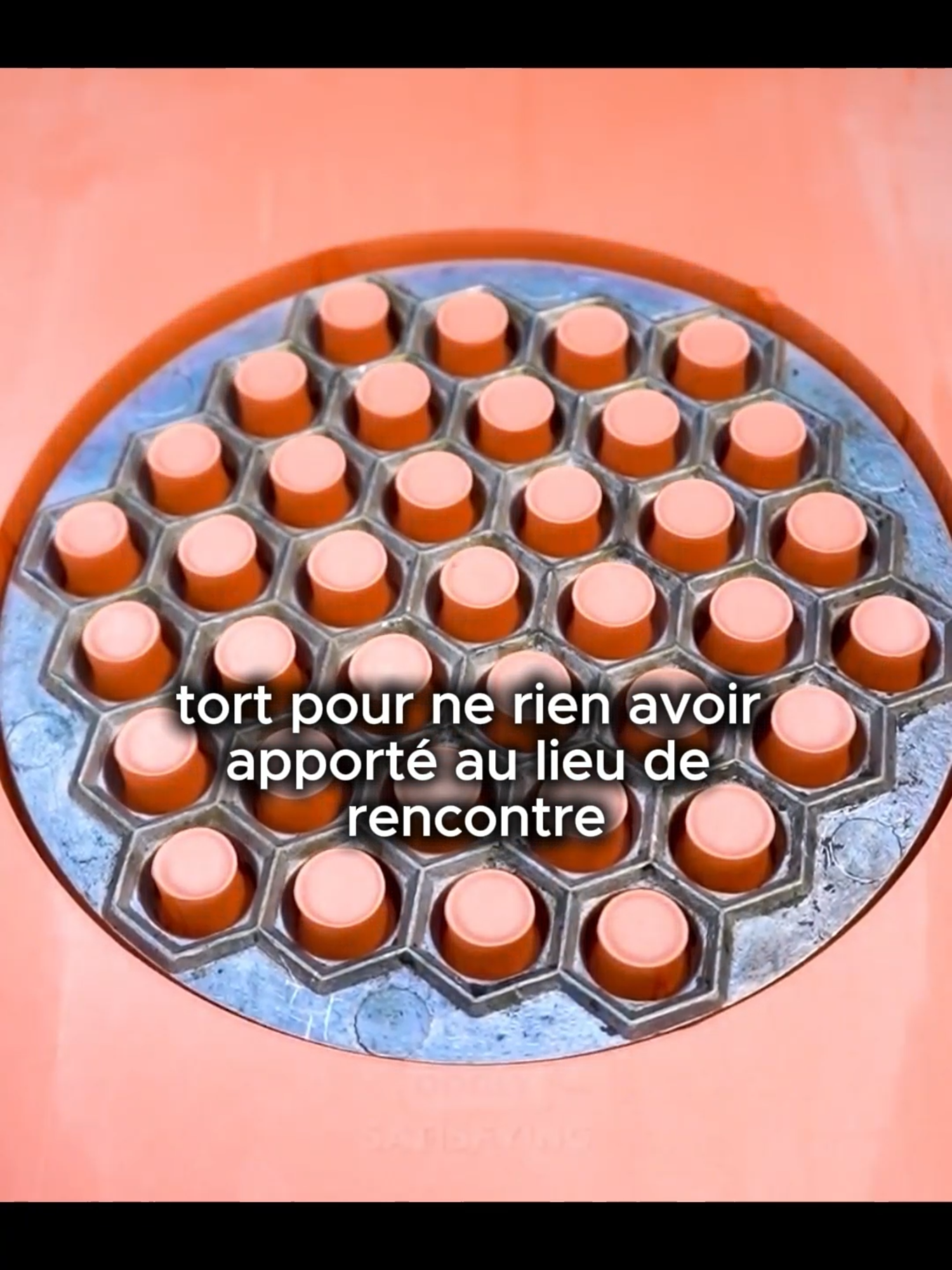 suis-je en tord pour ne rien avoir apporté au lieu de rencontre « relaxant » de mon collègue et maintenant être traité de profiteur ?