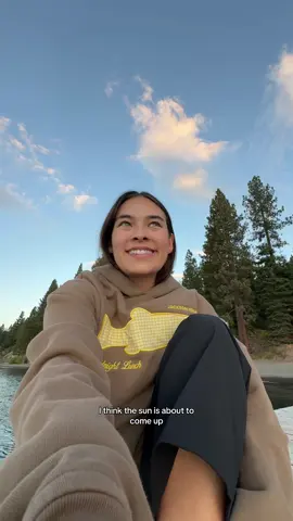 you’ll never regret waking up early for a sunrise 🌞🪵🌲 #outdoorsygirl #tahoelife #laketahoecalifornia #outdoorsy #mountainlife 
