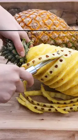 KNIFEZER Pisau Pengupas Nanas Pineapple Peeler Stainless Steel - WYV736 ✅ Alat pemotong & pengupas nanas 2-in-1 ✅ Material stainless steel kuat & tahan lama ✅ Desain spiral tajam, hasil potongan rapi ✅ Mudah digunakan dan dibersihkan Solusi praktis untuk pencinta buah segar di rumah! 🍍 #AlatDapurViral #PengupasNanas #PineapplePeeler #KNIFEZER #fypdapur 