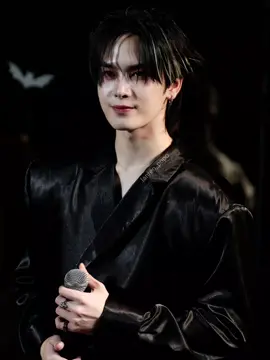 HE'S SO PRETTYYY #santapp #แซนต้าพงศภัค  #santapongsapak #GarnierHairlighterxSanta (cr: @CrazyZN_ @moonmating @ifaprilgirl @GoyPS0103 all on x.)