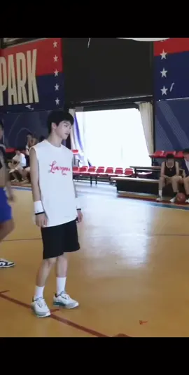 ủa ê !! nhỏ kia.  uiiiiii....uiiiiii...uiiiiii  #Zǐyùlányú #Cáxanhziyu #catudu  #紫玉蓝鱼 #ziyu  