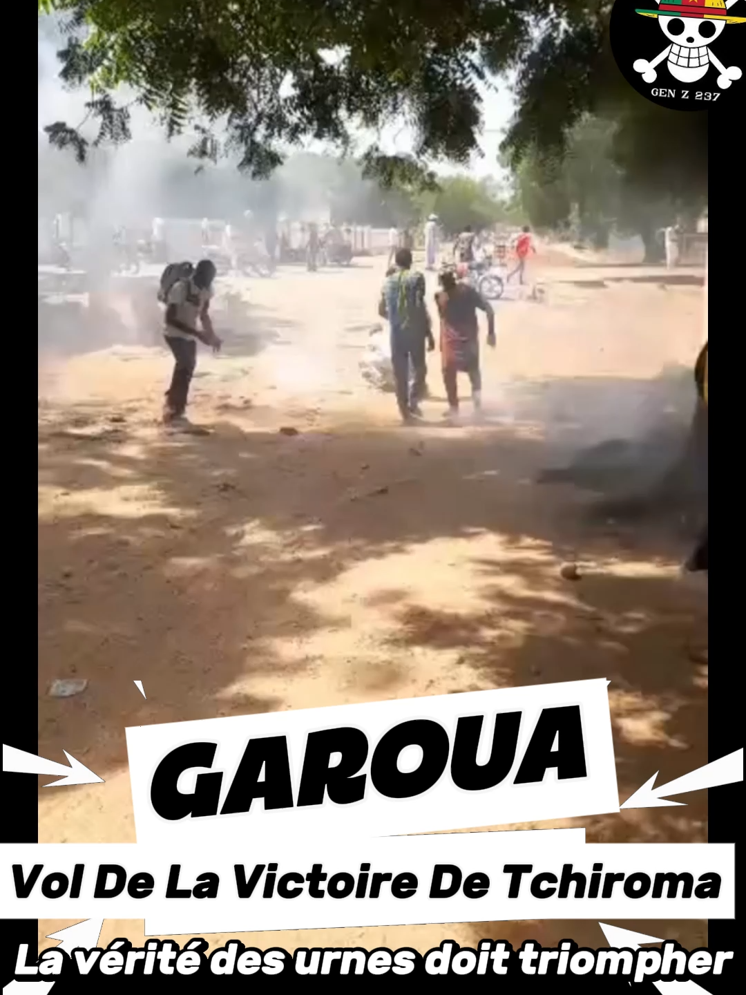 Affrontements entre manifestants et forces de l’ordre à Garoua où des compatriotes dénoncent le vol de la victoire de Issa Tchiroma par Paul Biya. Jets de pierres et gaz lacrymogène rhythment le climat en ce moment à Garoua.#issatchiroma #elecam #nordcameroun
