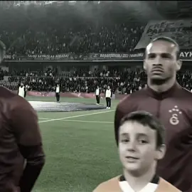 Sen bu boda glimte neler yapıcan meraktan öldük bittik ya #galatasaray #sane #bodoglimt 