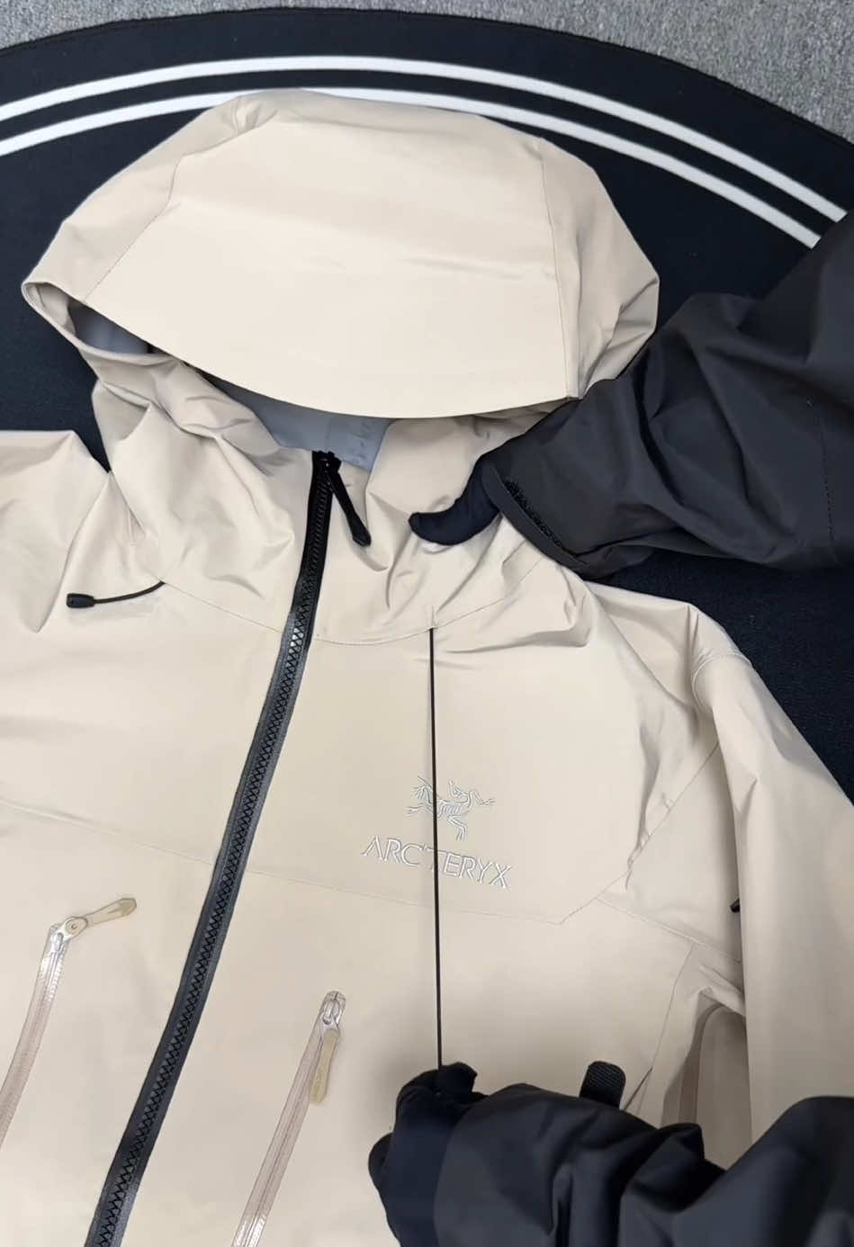 Arcteryx Alpha SV GORE TEX pro wrestlingwaterproof jacket#Arcteryx #arcteryxjacket #usatiktok🇺🇸 #alpha #USA 