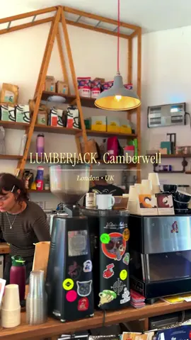 21.10.25 • @wearelumberjackcoffee ☕️ • • • #londoncoffee #londoncoffeeshops #londoncoffeeshop #coffeeshops #coffeeshop 