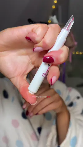 who doesn’t love a lip plump xxx #lips#lipplump#makeup#grwm#lipgloss