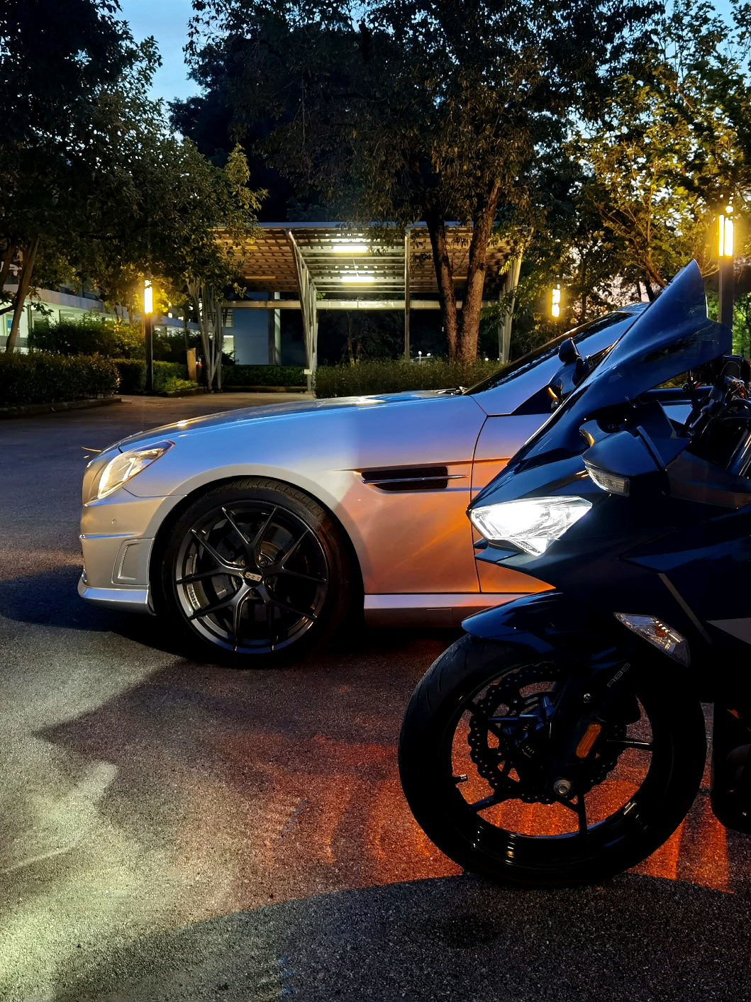 #creatorsearchinsights #kawasakininja #mercedesbenzslk #sporttouring #bigbikethailand 