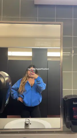 I love a zip up that HOODIES, I ordered like 3 more colors 😛 #hoodie #zipup #zipuphoodie #faiablehoodie #comfy 