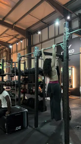 calisthenics combos 🫦  #cali #calisthenics #calisthenicsworkout #calisthenicsgirls #gym 