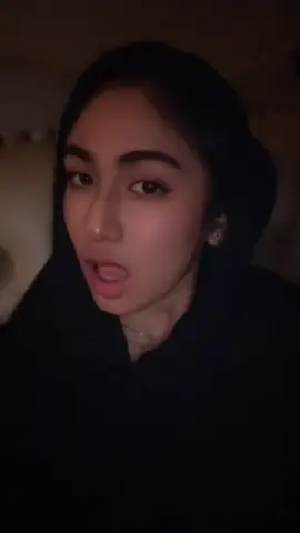 💰💄🧞‍♀️🖤