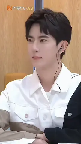 Vừa cười vừa hú mới chịu àh ☺️, con của người ta đáng yêu, sáng như ngọc thế này. vậy mà lũ á/c nh/ân  #于朦朧🕊 #YuMengLong #VuMongLung #三生三世十里桃花 