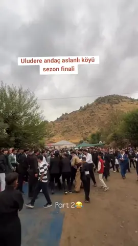 işte Kürt düğünleri yağmur çamur demeden halaya devam edyrlar#andaçdüğünleri #şırnakuluderedüğünleri #meşurçaycınizam #keşfetteyizzz 