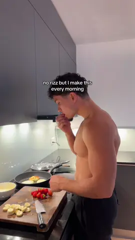 not really* anyway here are the ingredients: - 1 skyr - 1 egg - 50g flour - 1 tsp baking powder - tiny bit of milk  - 1 banana - strawberries - blueberries - honey #cooking #dating 