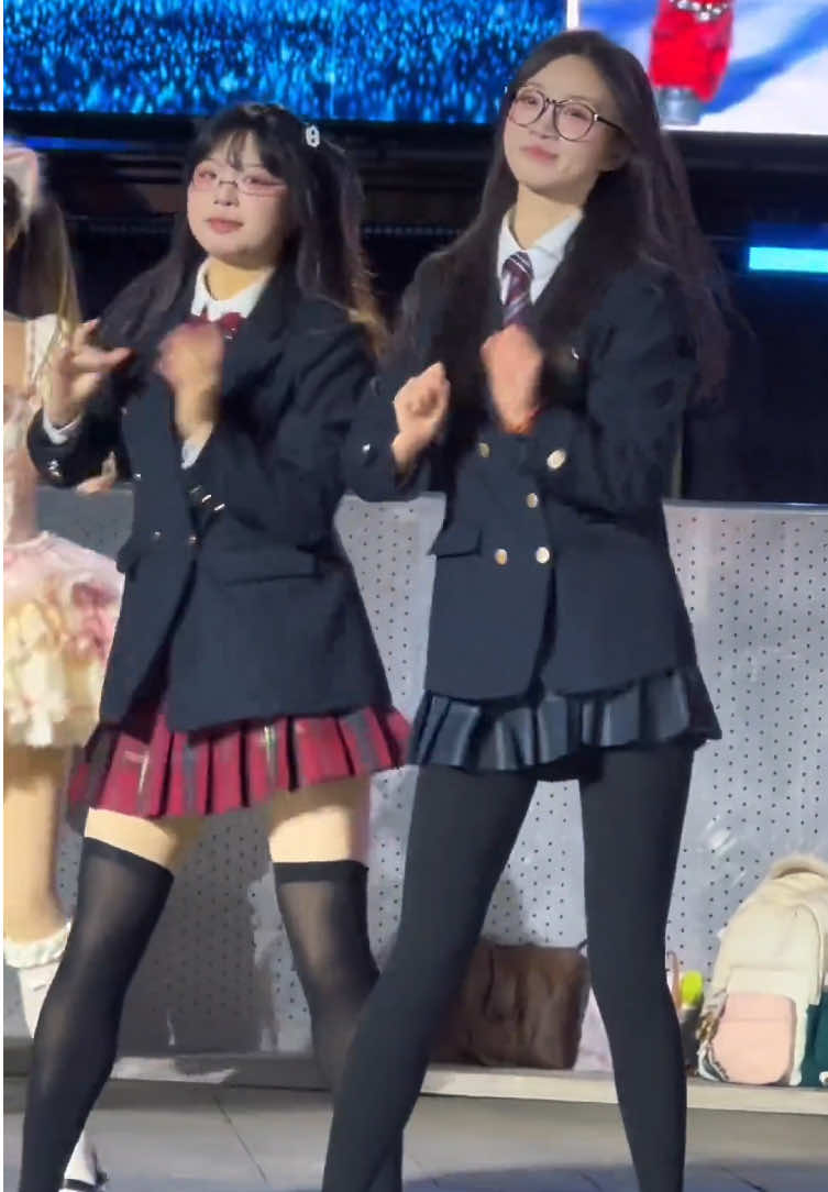 清纯女高中生性感跳舞｜Pure high school girl dances sexy #天津歡樂谷 #學生 #Sexy #ダンス #Dance 