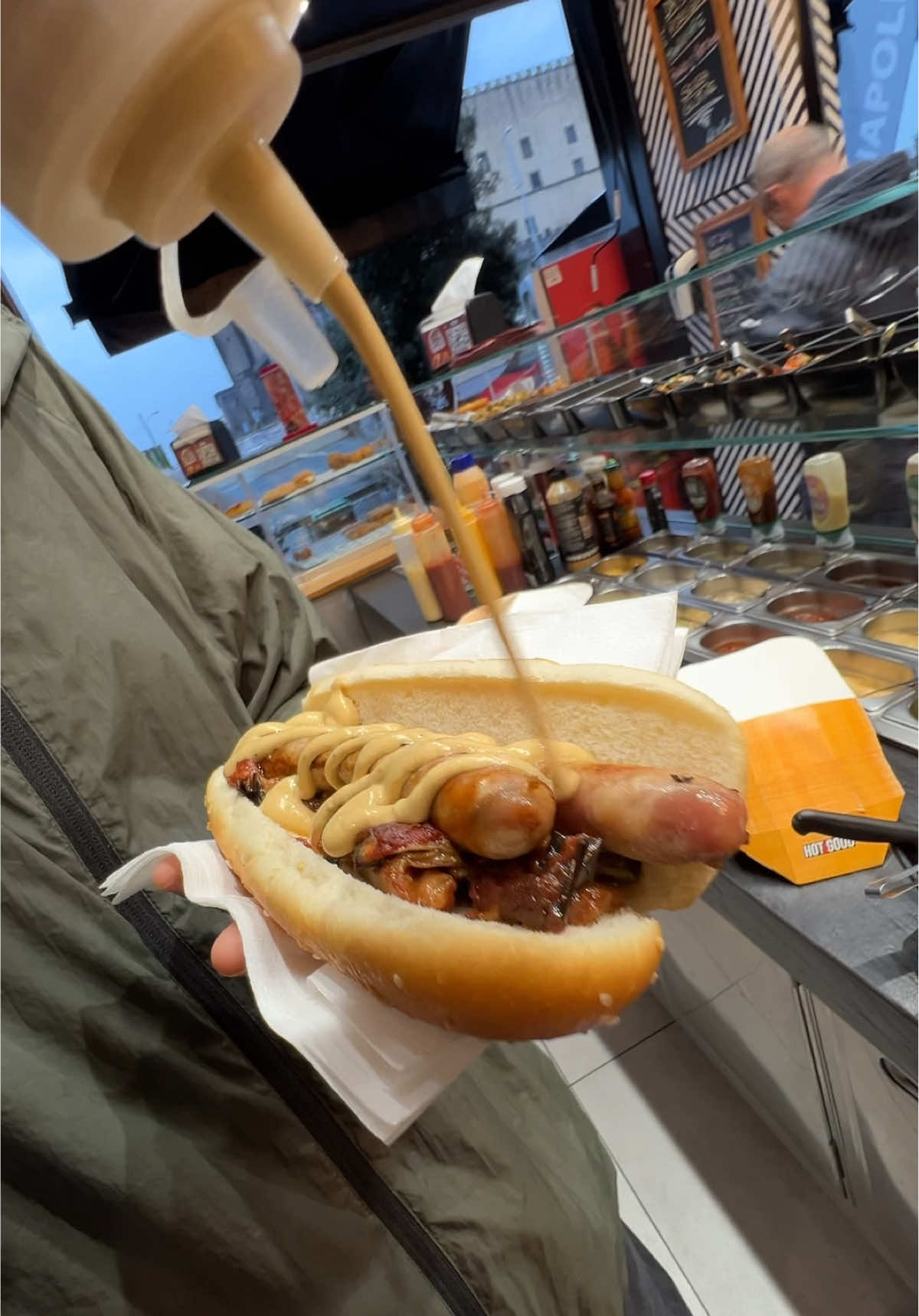 Gnam 🤤🌭 #hotandgood #foodvideo #hotdogchallenge #napolitiktok #tiktoknapoli 