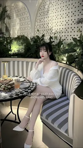 NOIRE Cafe & Bistro #viral #fyp #foryoupage #coffeesaigon #noirecafebistro 