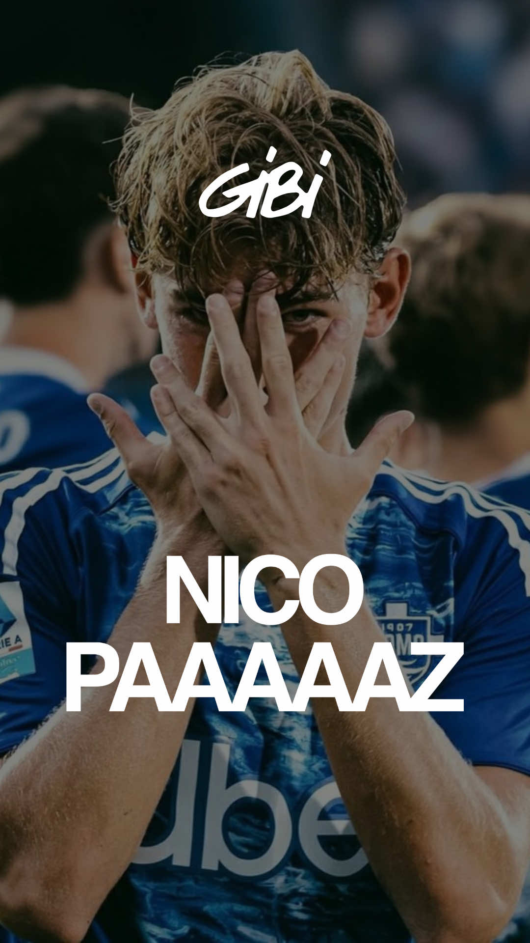 Nico Paz, punizione all’incrocio. Sinigaglia in apnea, 73′: mancino sopra la barriera, Como–Lazio 2–0. La maglia del momento è tornata: ready? La T-shirt 