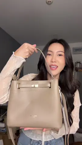 กระเป๋าหูหิ้วด้านบน David Jones #กระเป๋า #กระเป๋าแฟชั่น #กระเป๋าผู้หญิง #กระเป๋าสะพายข้าง #กระเป๋าสะพาย 