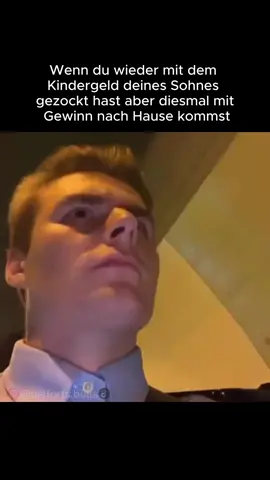 Brot nach Hause bringen💯 Folgt für die krankesten Finanzmemes💀 #finanzmemes #adlersson #kryptomemes #aktienmemes 