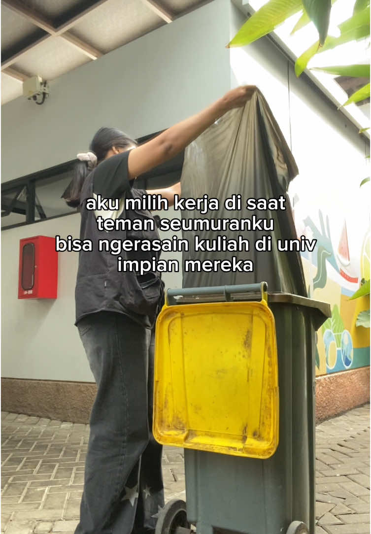 Kalo aku nyerah, siapa yang bisa tolongin aku ya kalo bukan aku yang mengusahakan masa depan itu? #fypage #viral #sunscreenwaterproof #sunscreenringantransparant #sunscreenviral 