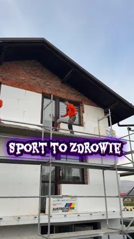 Gooool 🤣🤣🤣 #budowa #piłkanożna #humor #praca #elewacja @toSALMON @Icee 