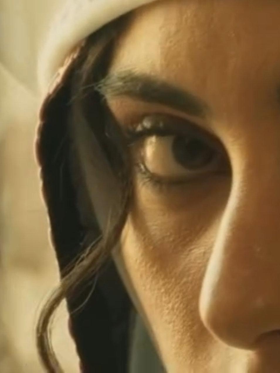 چشم مخصوص تماشاست اگر بگذراند . ___________ اولین ویدیو‌ از سریال “بامداد خمار” استارت خورد . #ترند #چشم #عاشقانه #عشق #دختر 