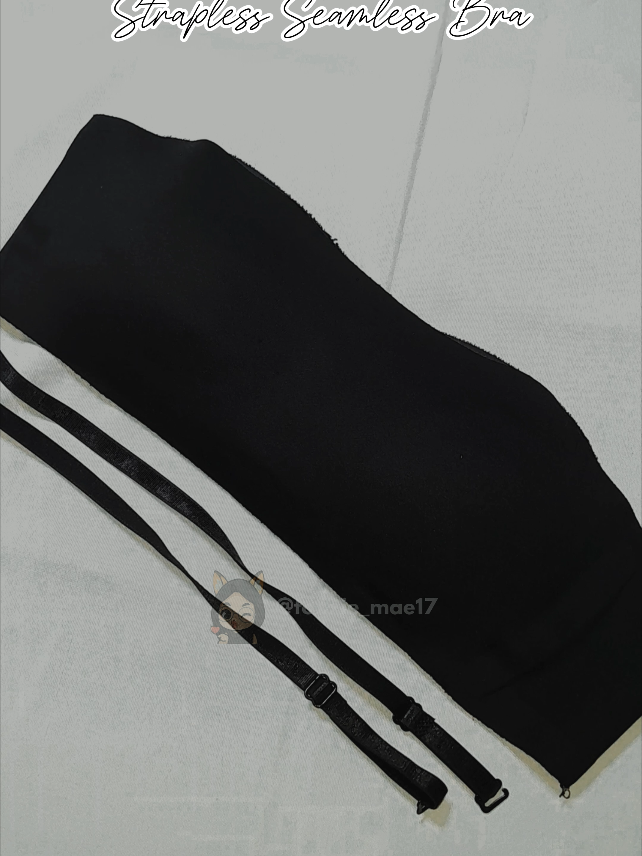 CAPIN Super Soft Jelly Strapless Seamless Bra Seamless. Strapless. Stress-free. ✨ Perfect for summer ☀️ Colors: White, Black, Nude, Mint Green Sizes: - S (32/70ABC) - M (34/75ABC) - L (36/80ABC) - XL (38/85ABC) ✅ Seamless, smooth finish (no visible lines!) ✅ Super soft jelly-like fabric that hugs your curves ✅ Non-slip silicone design for all-day hold ✅ Lightweight and breathable ✅ Can be worn strapless or with detachable straps #straplessbra #seamlessbra #fyp #FoxxieRecos