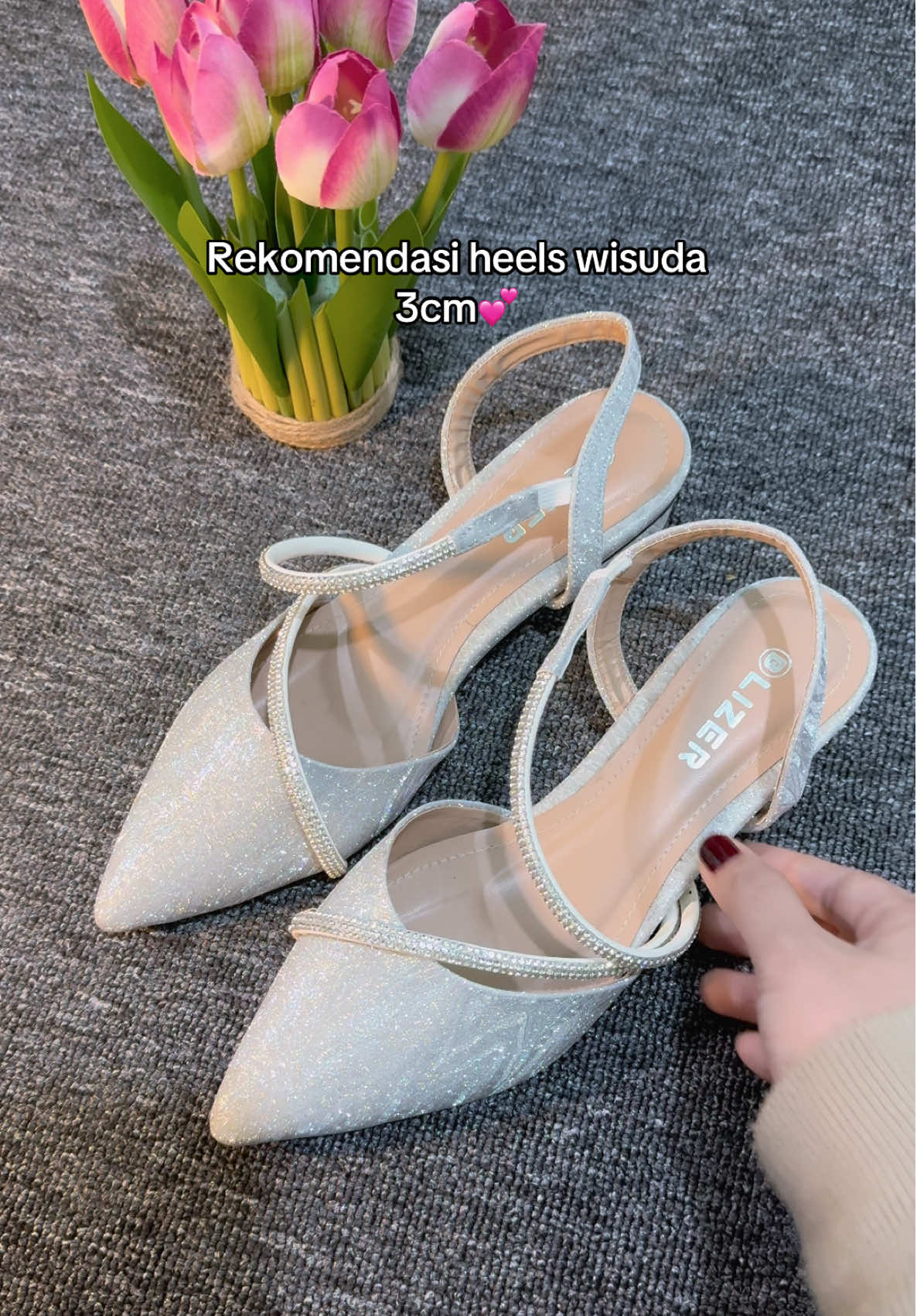 Heels nya simpel tapi eleganttt say😍😍#rekomendasiheels #heelswanita #heelscantik #heelspesta #heelswisuda 