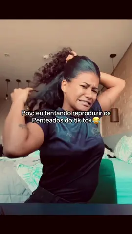 Um caos mas não final da certo, nem sempre mais da!!😂😂😂😂 @Sheila Matos #fyp #fy #meme #humor #humortiktok #foryou #foryoupage #viraltiktok #pov #paravoce #cabelo #penteado #engracado #comedia #fyppppppppppppppppppppppp 