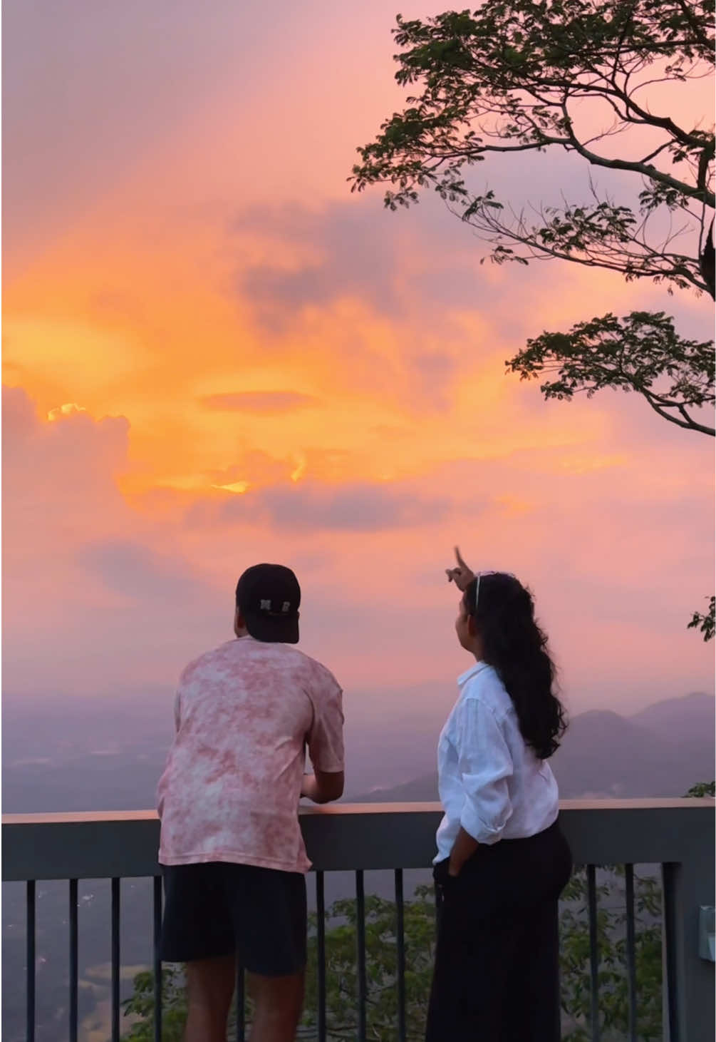 අහසින් එහා..