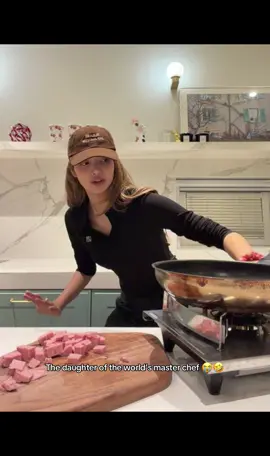 The daughter of the world’s master chef 😭🤣 #lisa #lalisa #lilies #lloud #fyp 