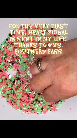 I appreciated it so much! Thank you, Ms. Southern Sass! It was the first time I saw this Gift in my LIVE.@Ms. Southern Sass #tiktoklive #livehighlights #livegift #heartsignal 
