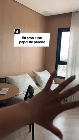 Eu amo tanto que quero em todo lugar do meu micro apartamento 😂😂😂 #papeldeparede #papeldeparedemadeira #papeladesivo #papelvinilico 