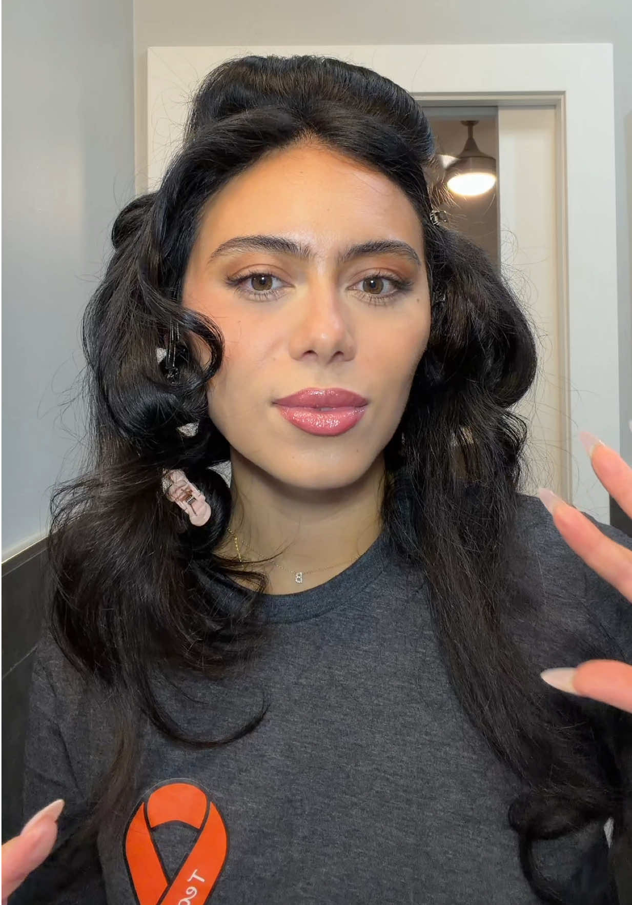 lmao so are we still pinning our curls? #hairtok #pinnedcurls #hairtutorial 