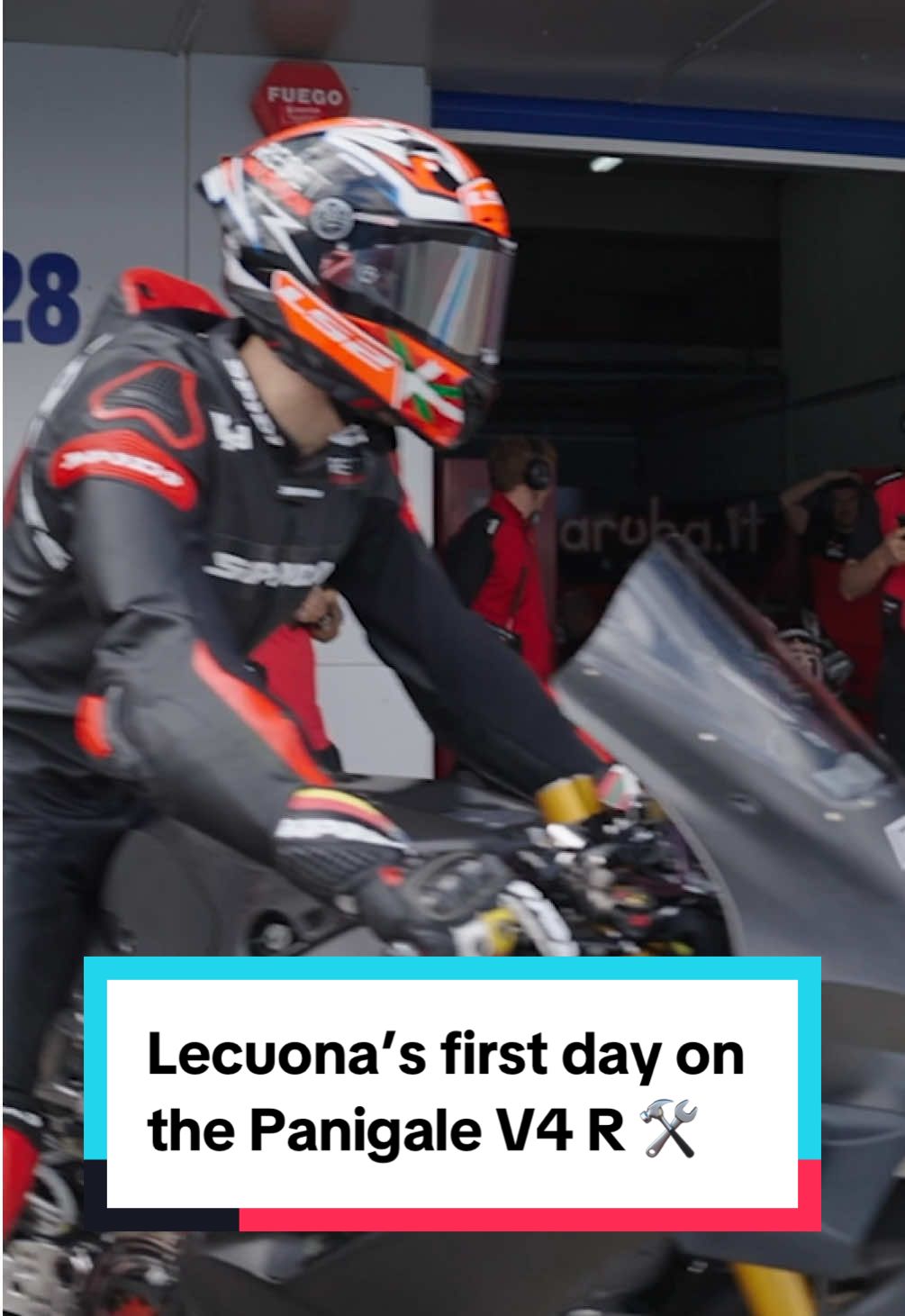 A new beginning starts today! 🙌 A new #7 takes on the Panigale V4 R 🚀 #WorldSBK #motorcycle #Motorsport #racing 